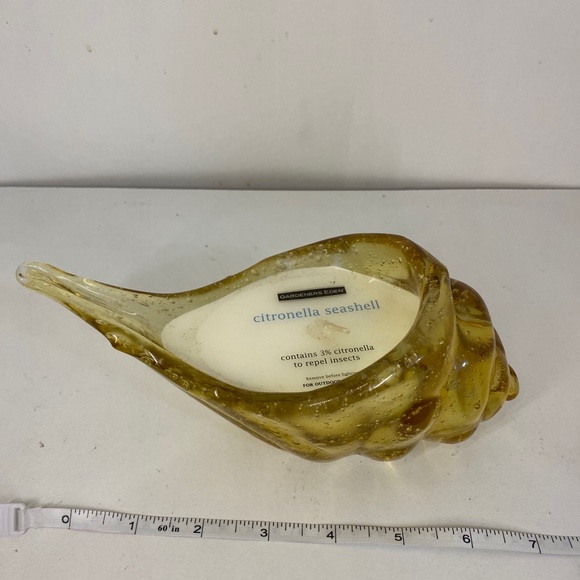Gardeners Eden Candle in yellow Glass Seashell - Picture 3 of 5